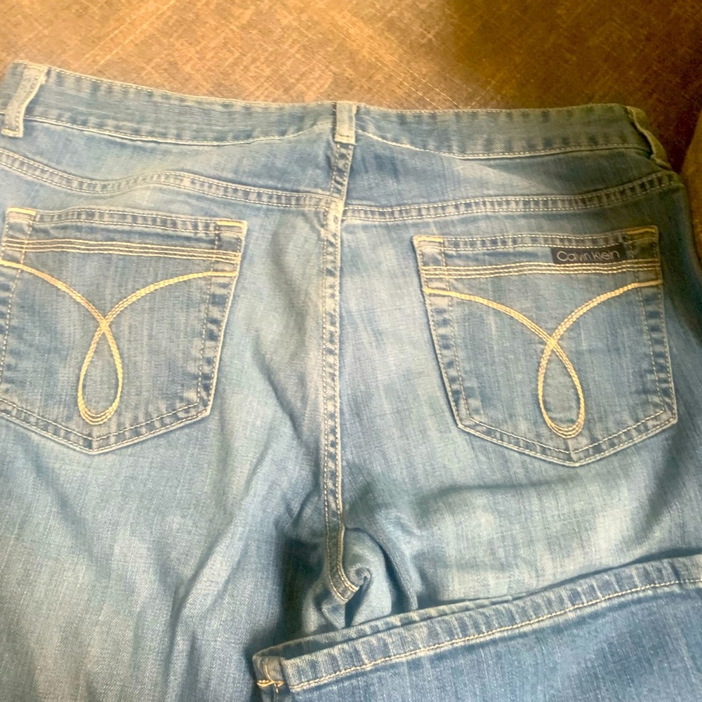 Women’s Calvin Klein bootcut jeans. Size 32.    (14)